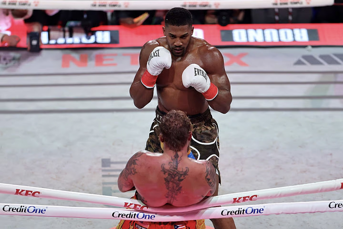 Once Anthony Joshua wore down Jake Paul and got into a groove, the end was inevitable. Photo: Ed Mulholland/Getty Images for Netflix