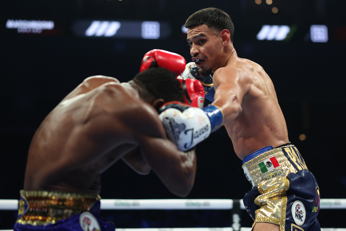 Diego Pacheco landed good left hooks to the head and body of Kevin Lele Sadjo, who showed a good chin. Photo: Cris Esqueda, Matchroom Boxing