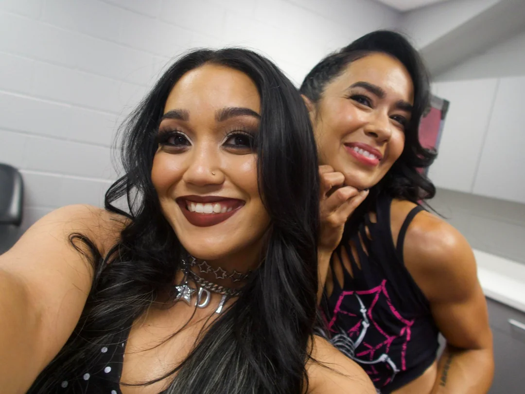 Roxanne Perez, AJ Lee