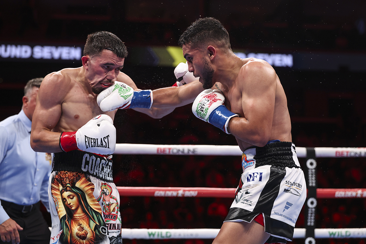 Jorge Chavez decided to be the aggressor, and it paid off. Photo: Cris Esqueda, Golden Boy Boxing