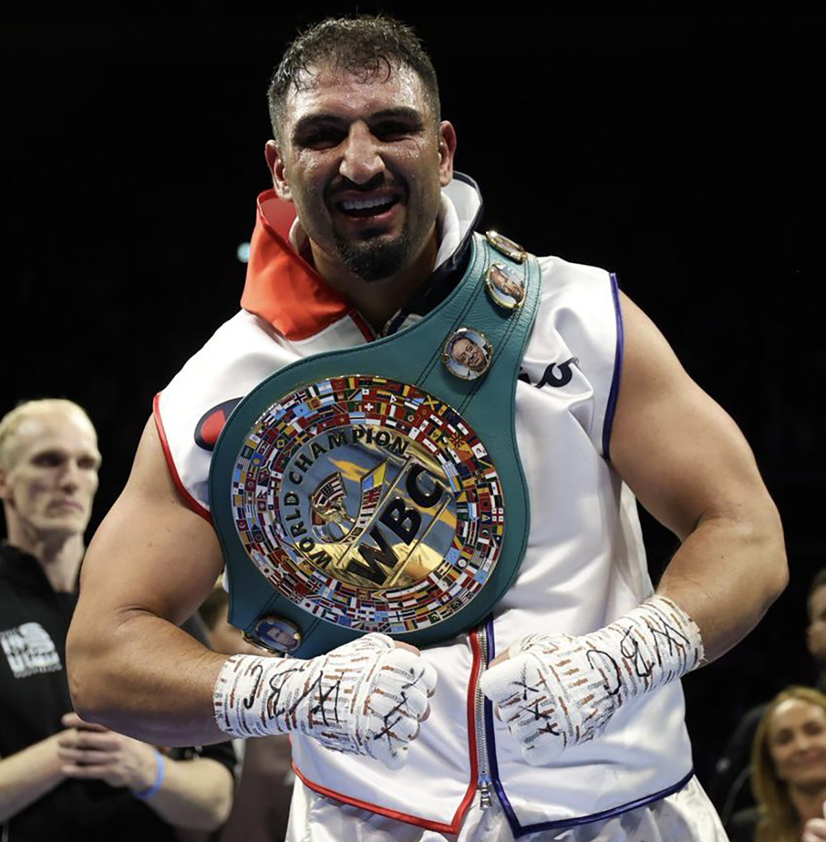 With a sold out arena of his fans roaring at every punch, Agit Kabayel gave them a third round knockout to remember. Photo: Torsten Helmke, Queensberry