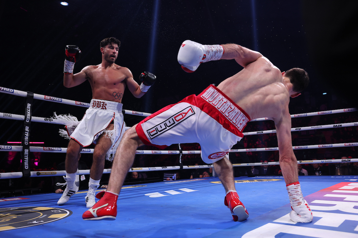 Josh Kelly's handspeed allowed him to strike against Bahkram Murtazaliev, whose 15 months out of the ring showed. Photo: Mark Robinson, Matchroom Boxing