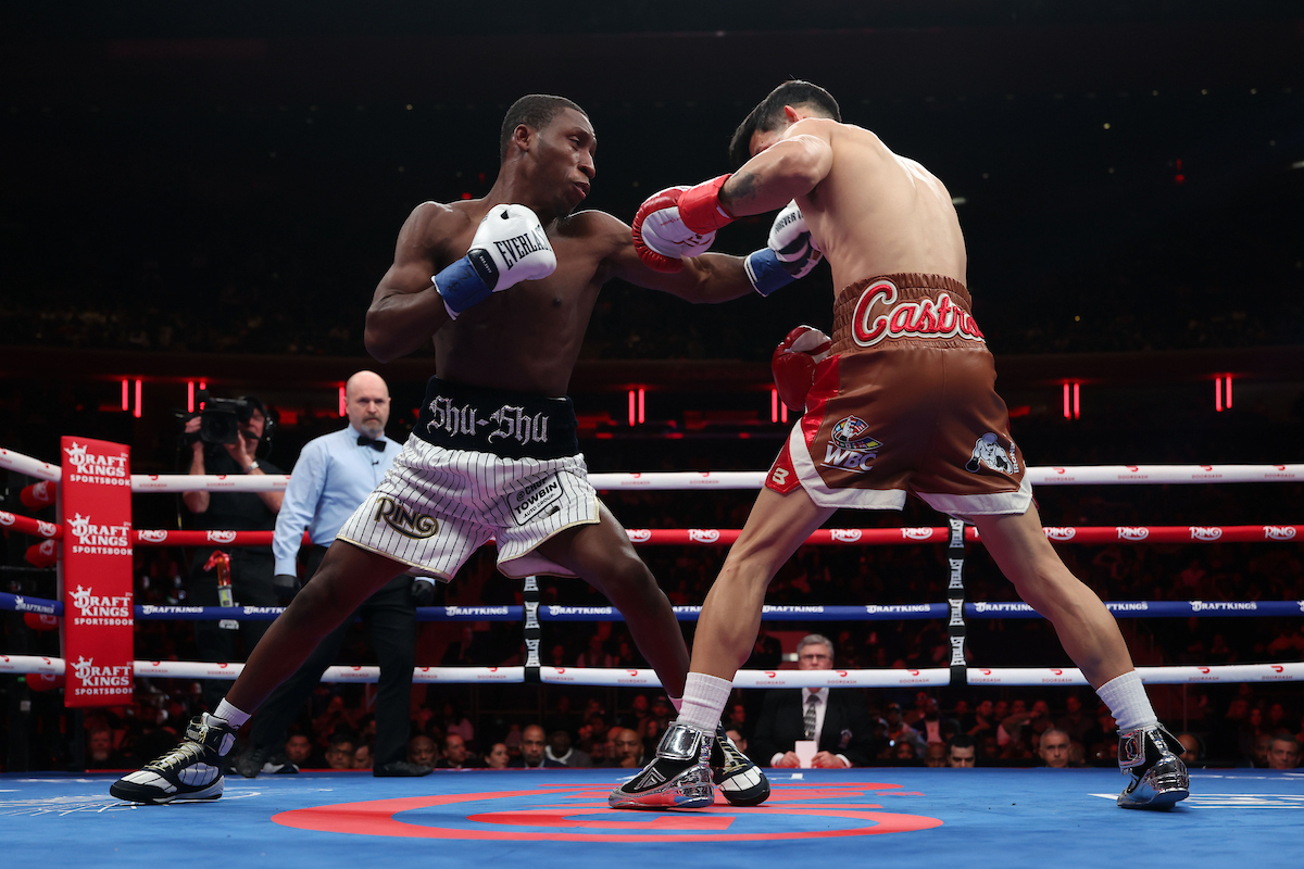 It was Shu York City as Bruce Carrington delivered the best fight of his career when he needed it most against Carlos Castro to win the WBC World Featherweight title.  Photo: Cris Esqueda, Matchroom Boxing