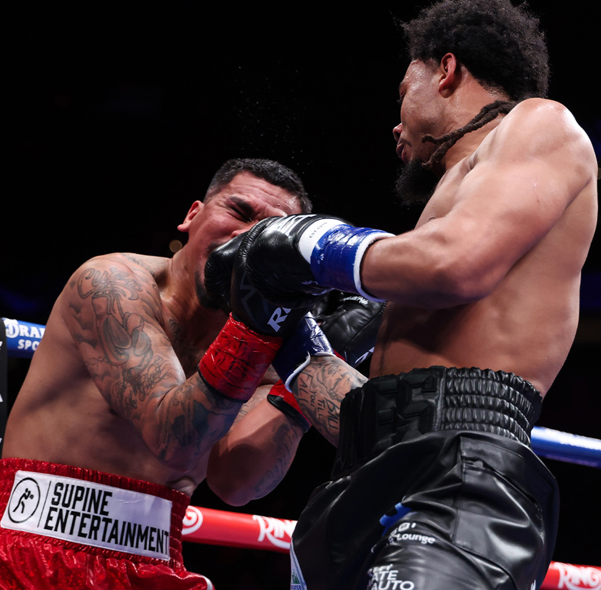 Amari Jones looked like a middleweight million dollars, stopping Luis Arias after four rounds. Photo: Cris Esqueda, Golden Boy Boxing