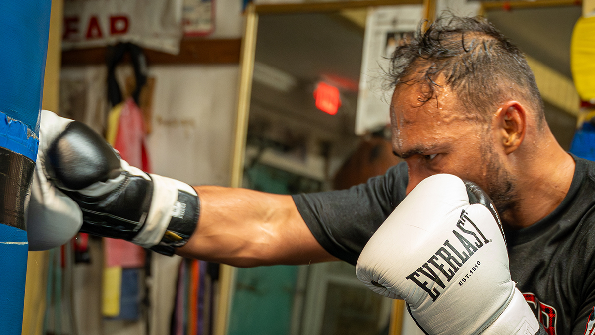 Keith Thurman completes another camp at home in Florida with trainer Tony Morgan, sparring heavyweights. Photo: Edward Allen