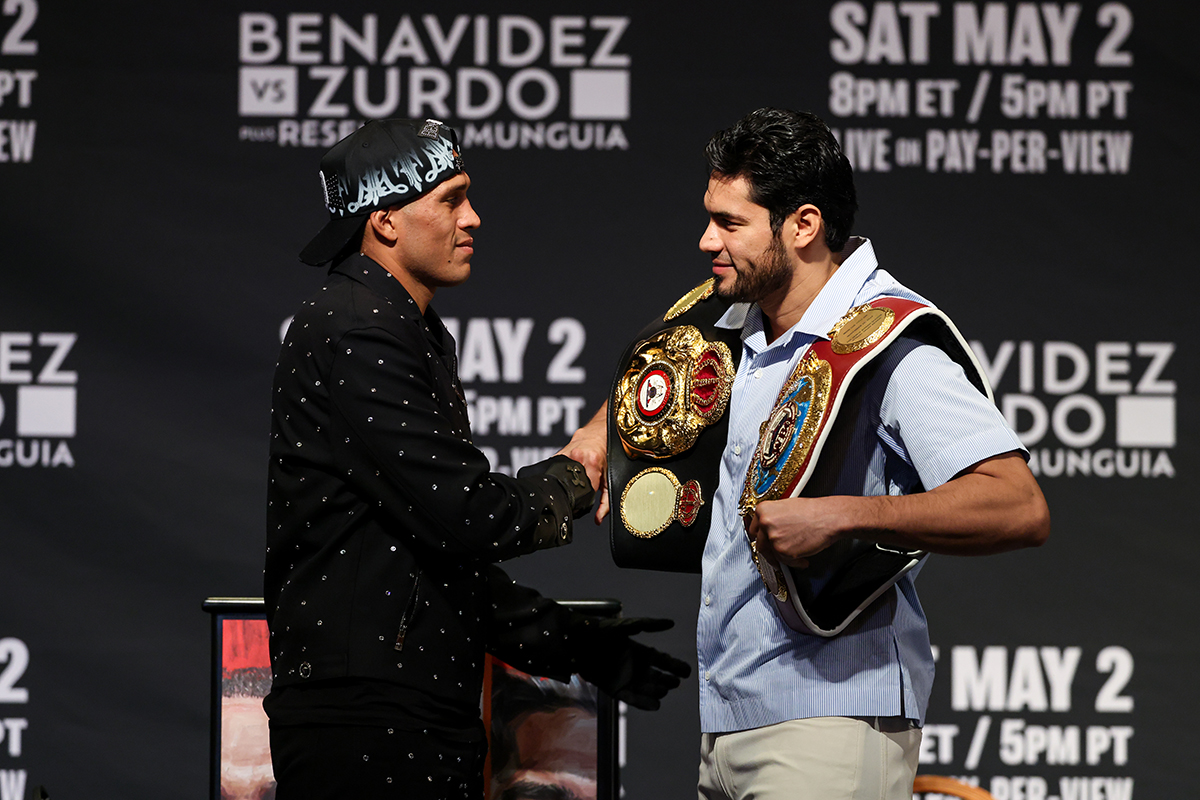 David Benavidez and Zurdo Ramirez faceoff at the final pre-fight news conference in Las Vegas. Photo: Cris Esqueda, Golden Boy Promotions