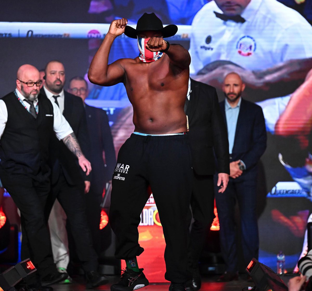 Our prediction: Derek Chisora will ride into the London sunset Saturday with one last win. Photo: MF Boxing / Wasserman