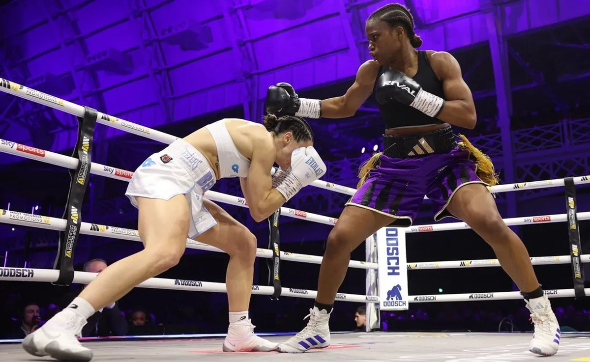 Caroline Dubois dropped Terri Harper in round six with a flurry of head shots. Photo: Mark Robinson, Most Valuable Promotions MVPW01