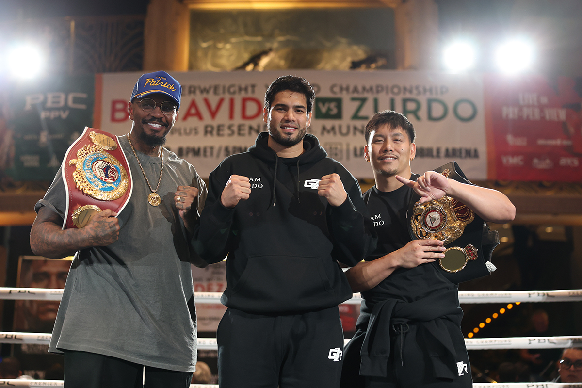 L to R: Malik Scott, Gilberto Ramirez, Julian Chua. Photo: Cris Esqueda, Golden Boy Promotions Benavidez vs Zurdo