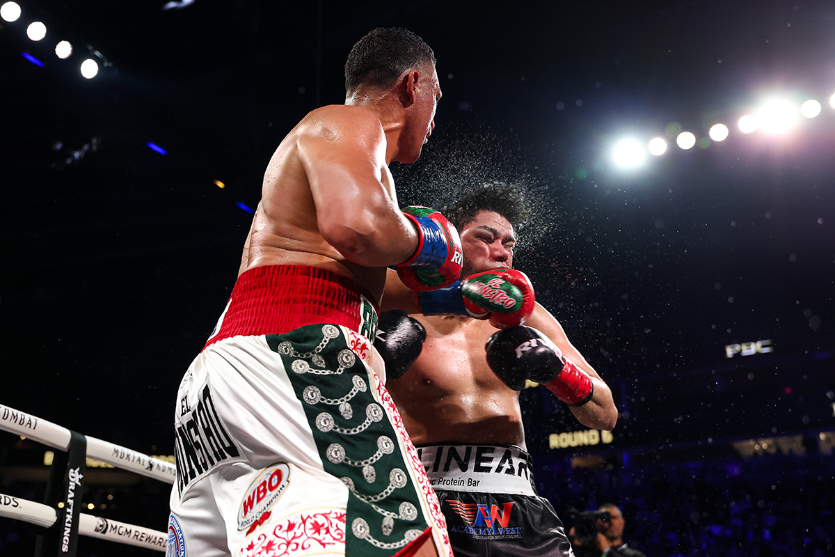 David Benavidez has made a solid case as a frontrunner for 2026 Fighter of the Year. Photo: Cris Esqueda, Golden Boy Boxing boxing award