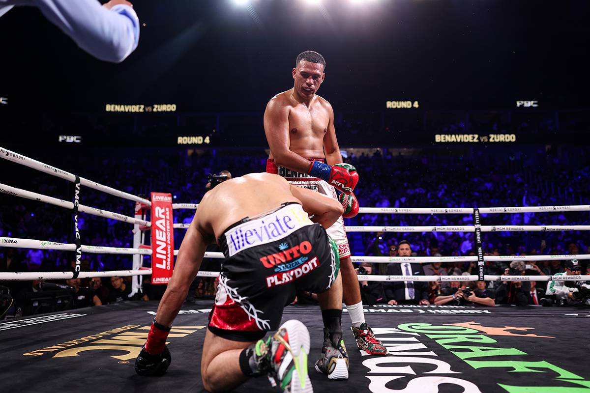 David Benavidez forces Gilberto Ramirez to take a knee. Photo: Cris Esqueda, Golden Boy Boxing
