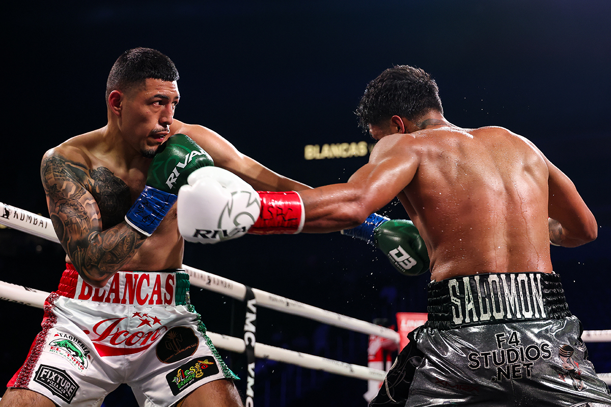 Daniel Blancas pushed back any effort from Raul Solomon in their ten round super middleweight fight. Photo: Cris Esqueda, Golden Boy Boxing Cinco de Mayo boxing