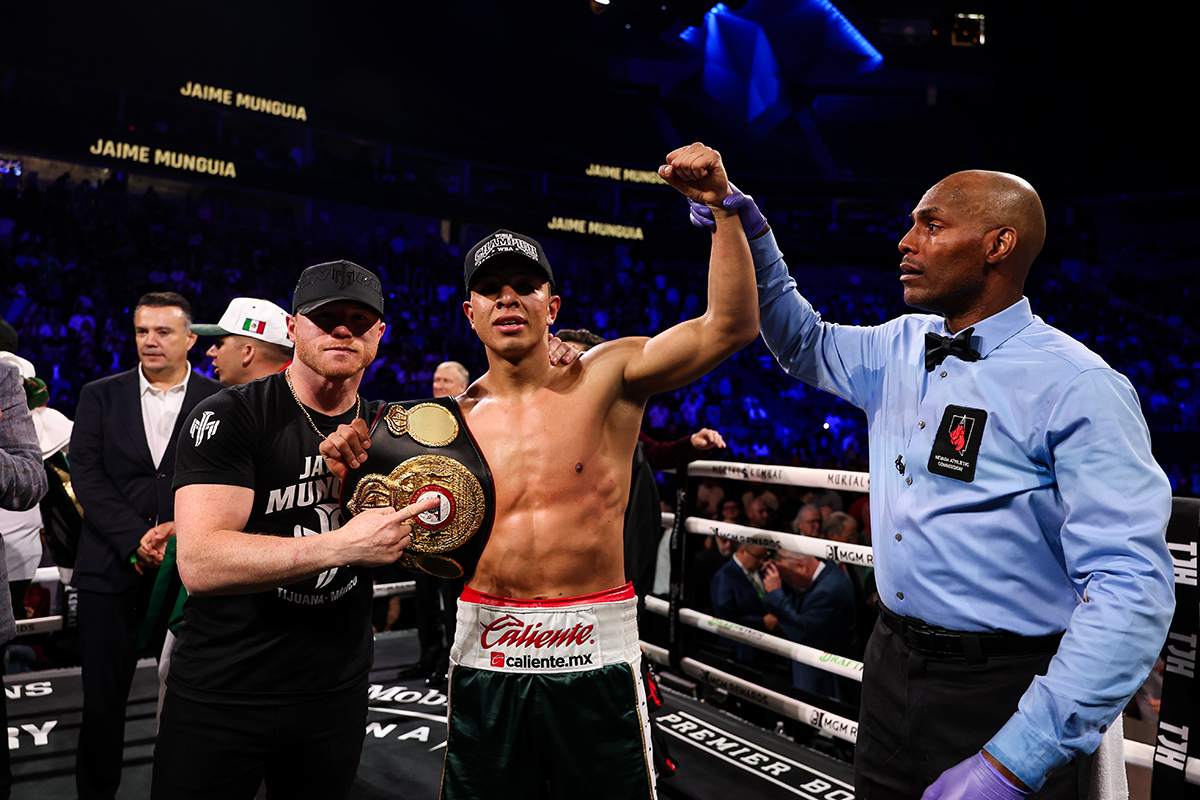 Jaime Munguia celebrated his win with mentor and former opponent Canelo Alvarez. Photo: Cris Esqueda, Golden Boy Boxing Cinco de Mayo
