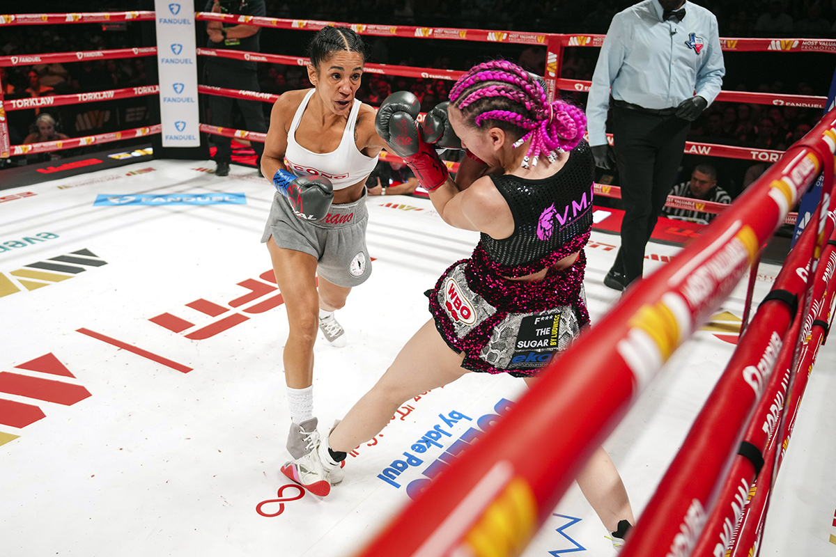 Amanda Serrano made boxing history, tying the all-time women's knockout record with her win over Cheyenne Hanson. Photo: Cooper Nell / Most Valuable Promotions