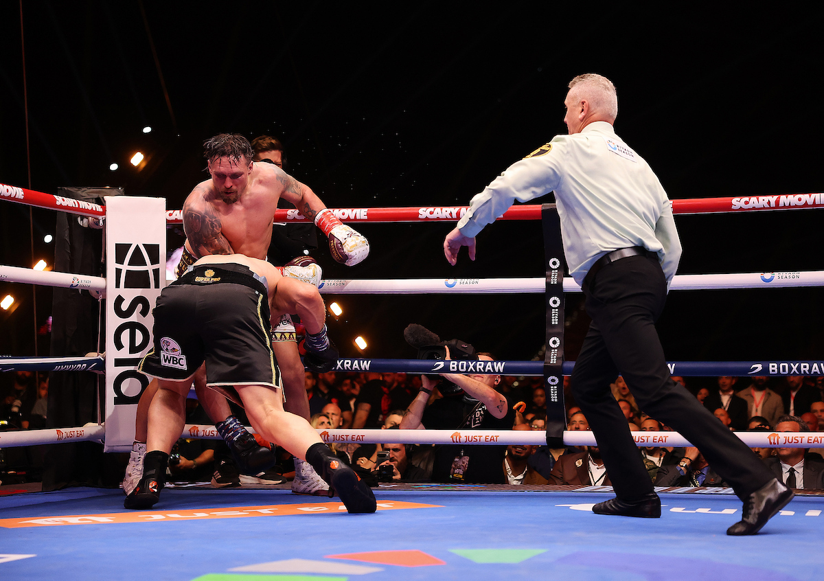 Oleksandr Usyk managed to find his uppercut in the 11th round to avoid a massive upset loss to Rico Verhoeven. Photo: Mark Robinson, Matchroom Boxing