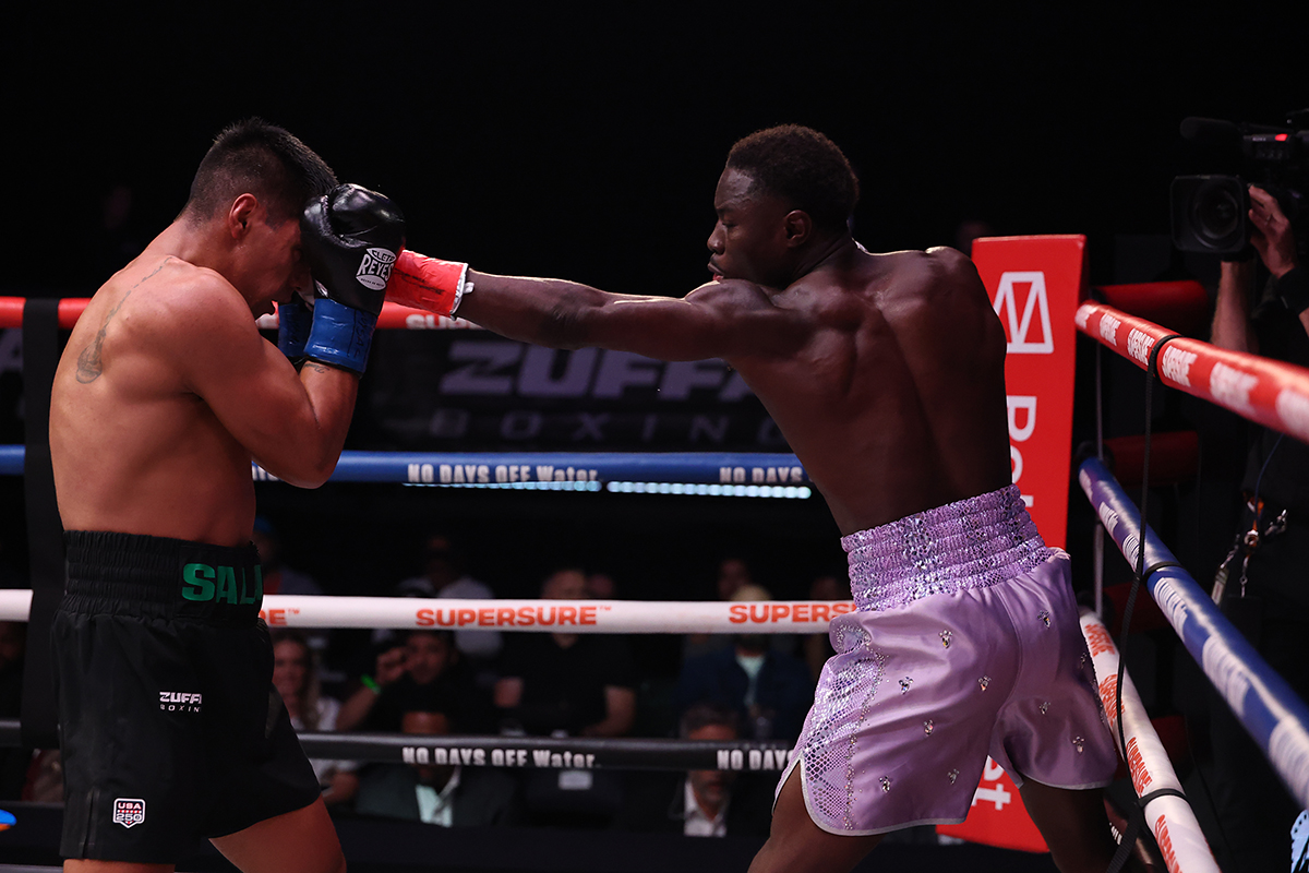 Richardson Hitchins looked right at home in the welterweight division. Photo: Ed Mulholland, Zuffa Boxing 09