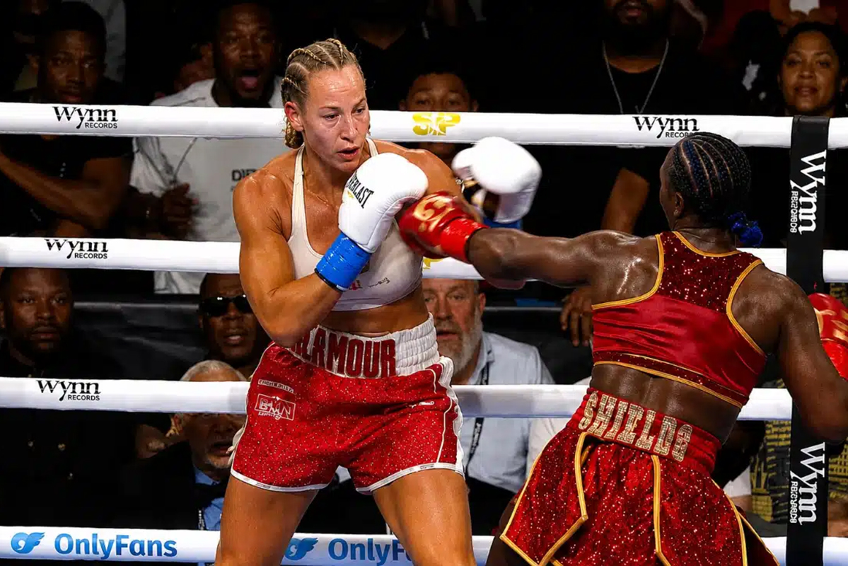 Claressa Shields Scores TKO Win For Thrilled Fans in Atlanta - NY FIGHTS