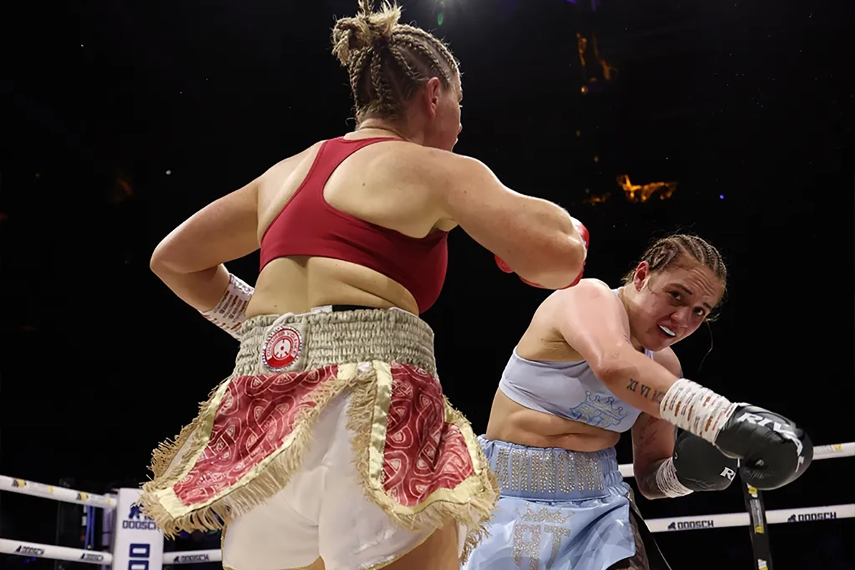 Reina Tellez and Jessica Barry went to war for ten rounds. Photo: Most Valuable Promotions