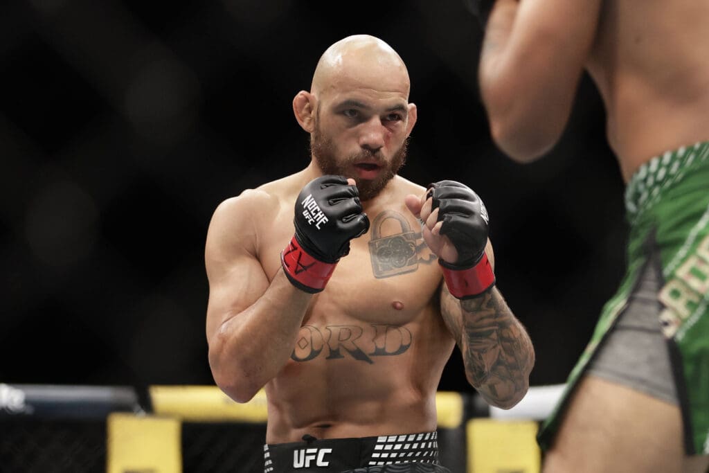 Noche UFC Results: Jean Silva Submits Jose Miguel Delgado With Vicious One-Arm Rear-Naked Choke