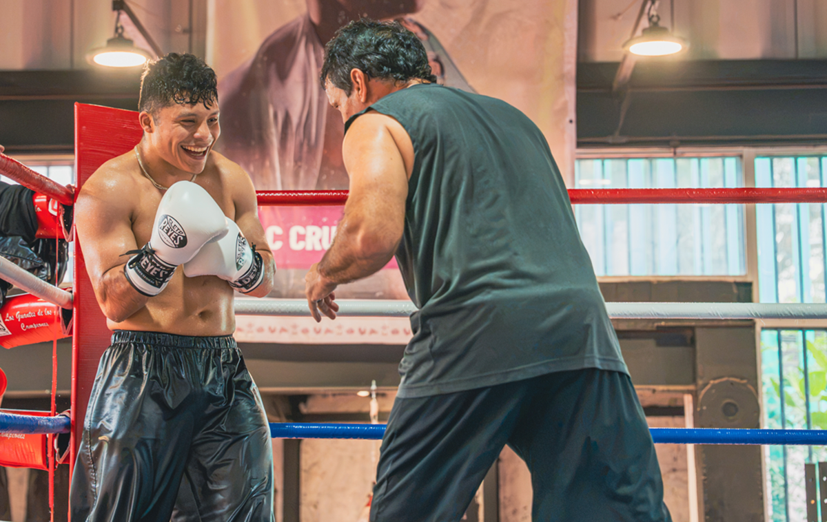 Isaac Cruz wants to fight for a world title in 2027. He needs to win in San Diego first on Sept. 19. Photo: Team Cruz