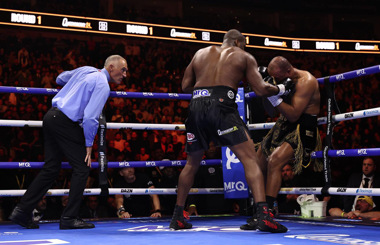 From the first right hook, Fabio Wardley never had a chance. Photo: Queensberry Promotions Daniel Dubois