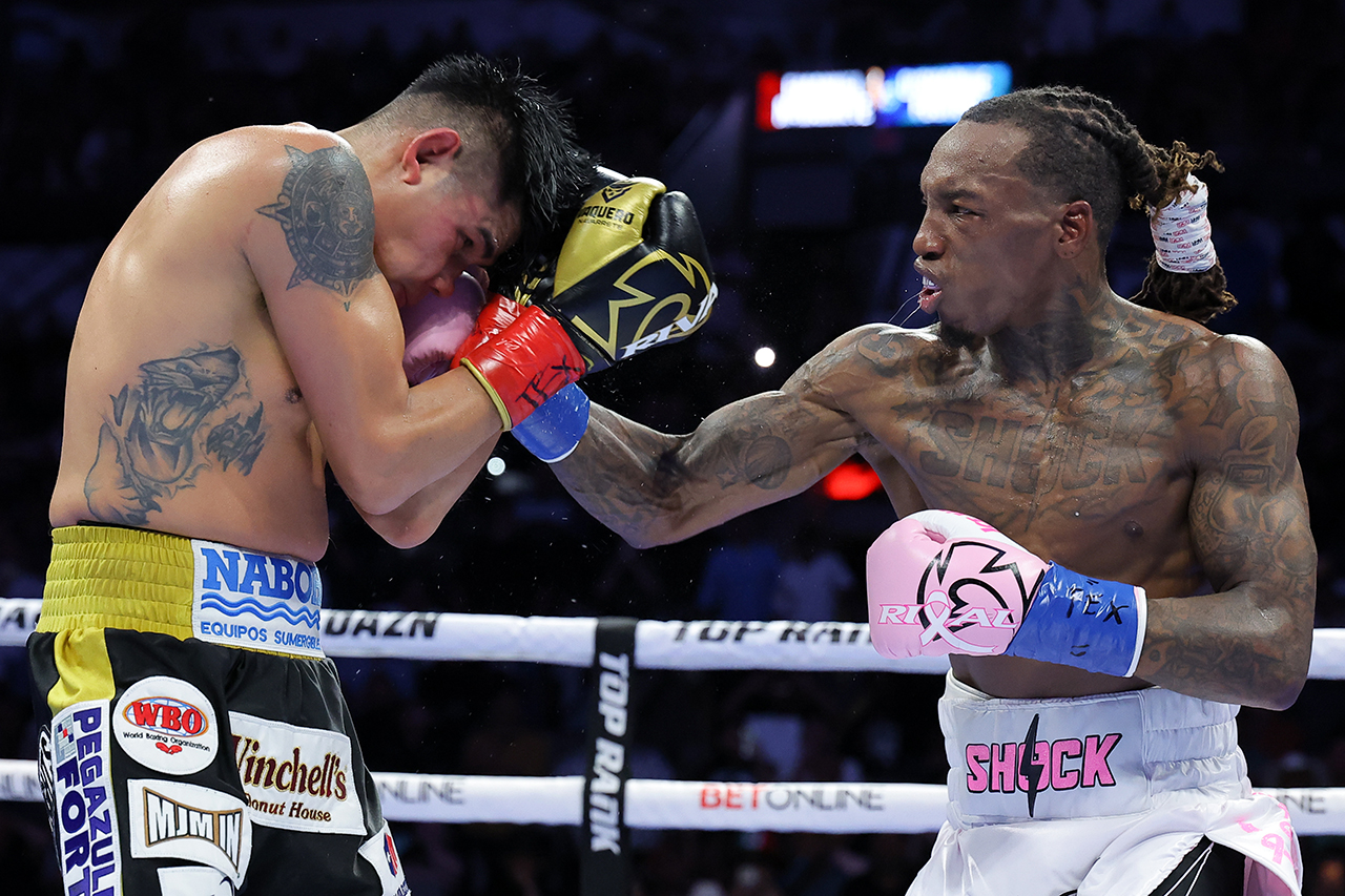 O'Shaquie Foster made a serious bid as the 2026 Fighter of the Year with a cool as ice performance over Emanuel Navarrete Saturday. Photo: Top Rank Boxing