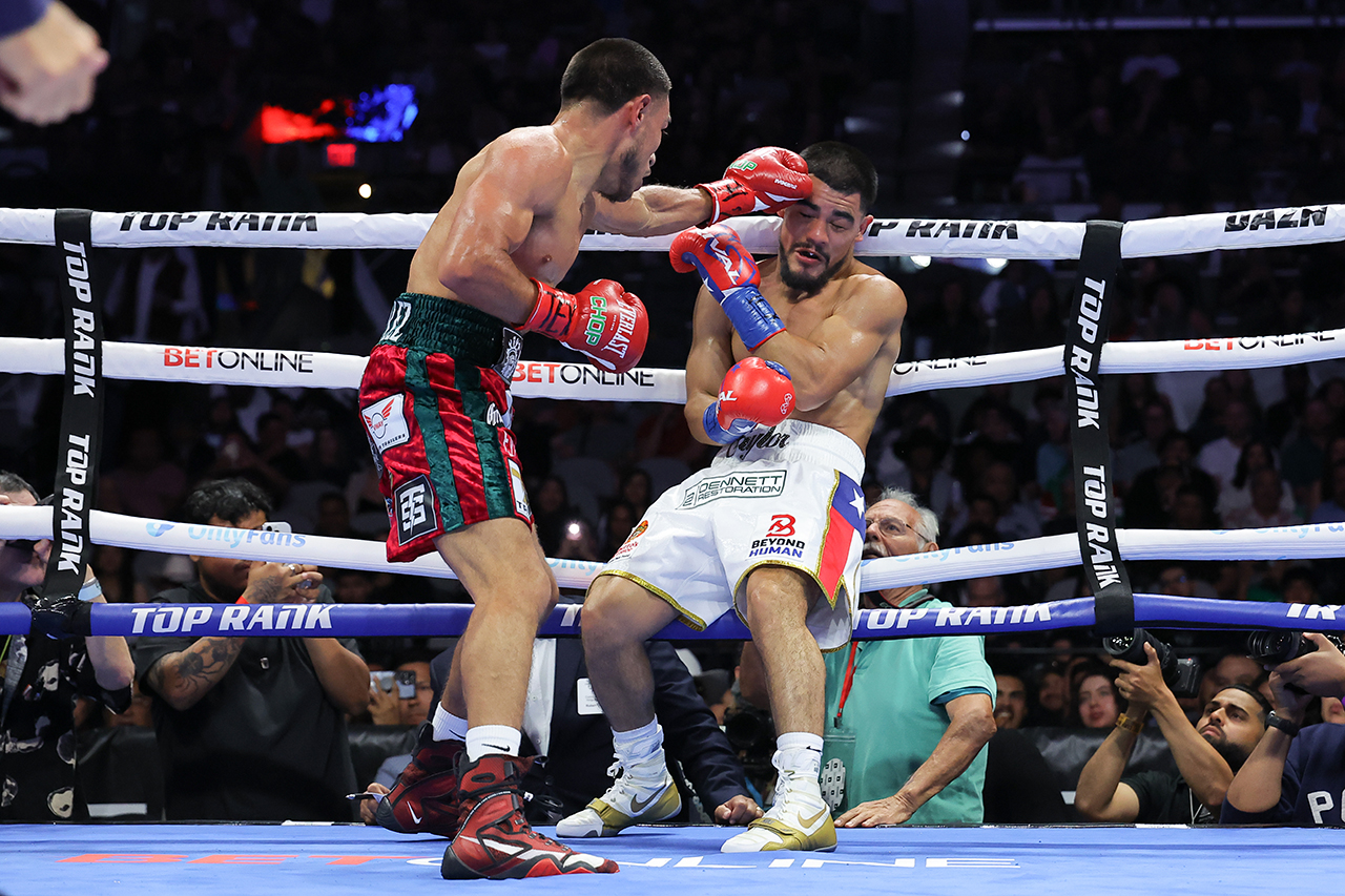 Albert "Chop Chop" Gonzalez made his case as 2026 Prospect of the Year. Photo: Top Rank Boxing