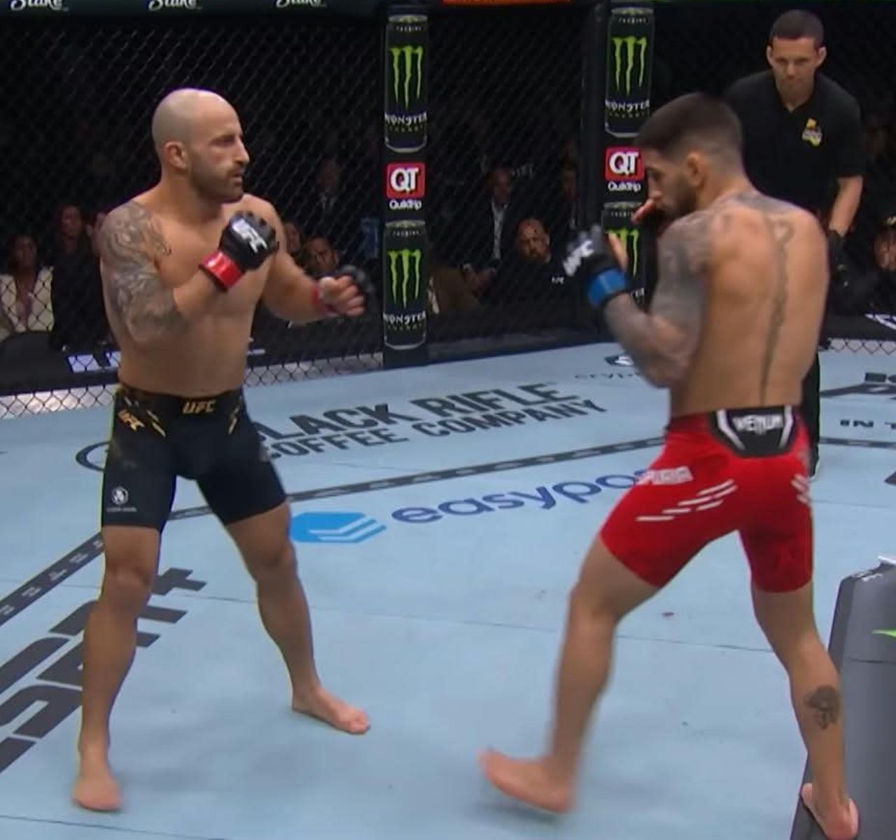 Ilia Topuria Alexander Volkanovski at UFC 298