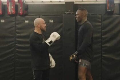 Israel Adesanya and Alexander Volkanovski sparring