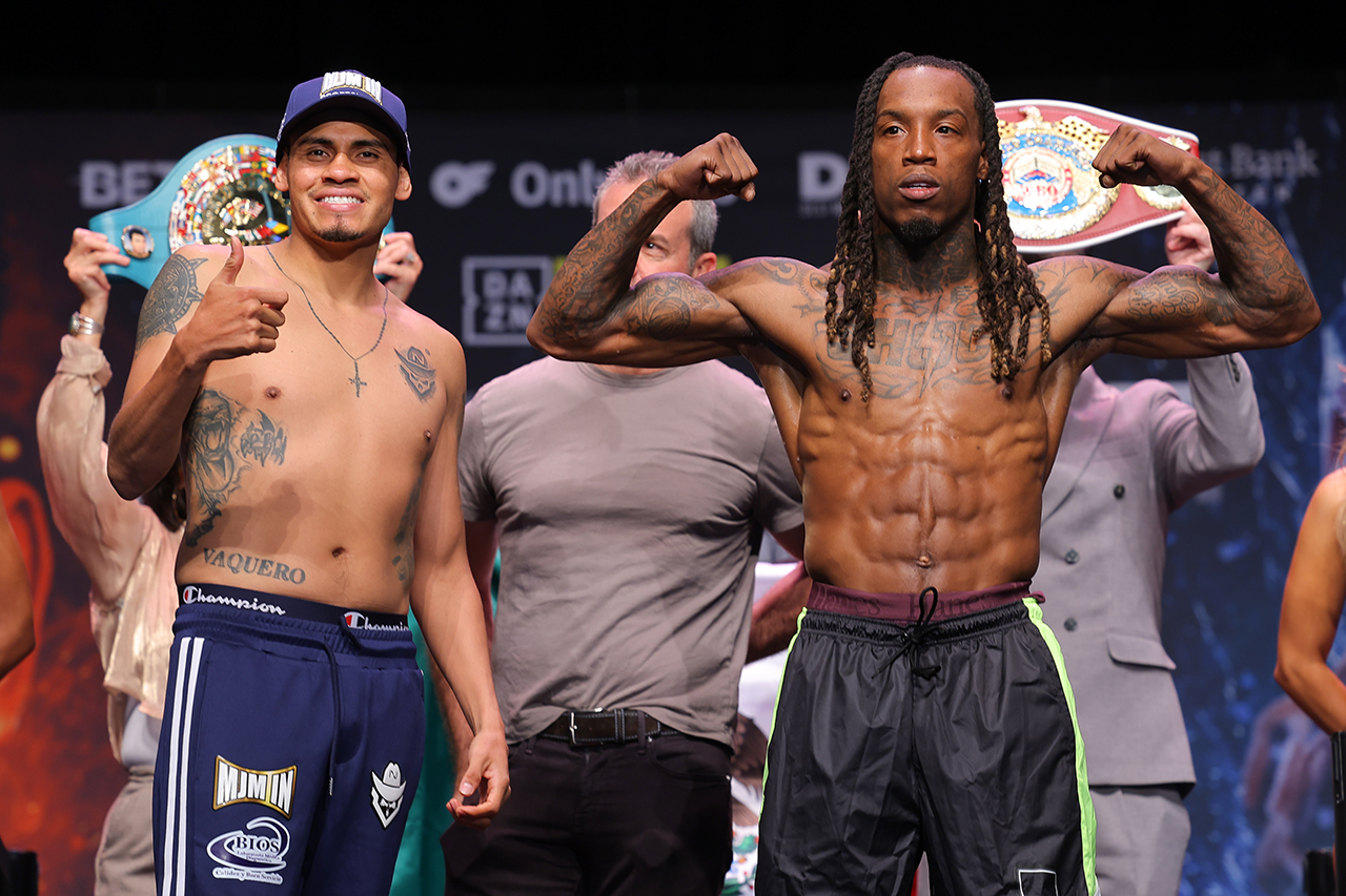 Emanuel Navarrete and O'Shaquie Foster put their three belts on the line Saturday in San Antonio. Photo: Mikey Williams, Top Rank Boxing