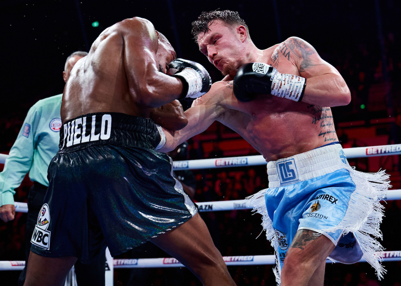 Dalton Smith increased the pressure on Alberto Puello behind solid body punching. Photo: Mark Robinson, Matchroom Boxing