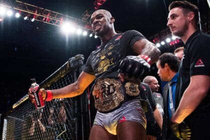 Sport Bilder des Tages 181229 Jon Jones celebrates the victory over Alexander Gustafsson in the fight for the light heavyweight title during UFC 232 on December 29, 2018 in Los Angeles. *** 181229 Jon Jones celebrates the victory over Alexander Gustafsson in the fight for the light heavyweight title during UFC 232 on December 29 2018 in Los Angeles, detectedSourceLanguage PUBLICATIONxNOTxINxDENxNORxSWExFINxAUT Copyright: SIMONxHASTEGüRD BB181229SH053