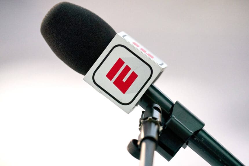 CHICAGO, IL - JANUARY 03: A detailed view of the ESPN logo is seen on a microphone in action during a game between the Chicago Bears and the Green Bay Packers on January 03, 2021 at Soldier Field in Chicago, IL. Photo by Robin Alam/Icon Sportswire NFL, American Football Herren, USA JAN 03 Packers at Bears Icon164210103239