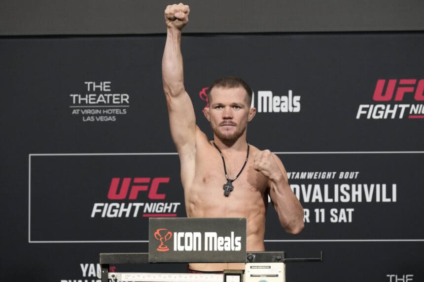 Sport Themen der Woche KW10 Sport Bilder des Tages March 10, 2023, Las Vegas, NV, LAS VEGAS, NV, United States: LAS VEGAS, NV - MARCH 10: Petr Yan steps on the scale for the official weigh-ins at UFC Apex for UFC Fight Night - Vegas 71 - Yan vs Dvalishvili on March 10, 2023 in Las Vegas, NV, United States. Las Vegas, NV United States - ZUMAp175 20230310_zsa_p175_005 Copyright: xLouisxGrassex