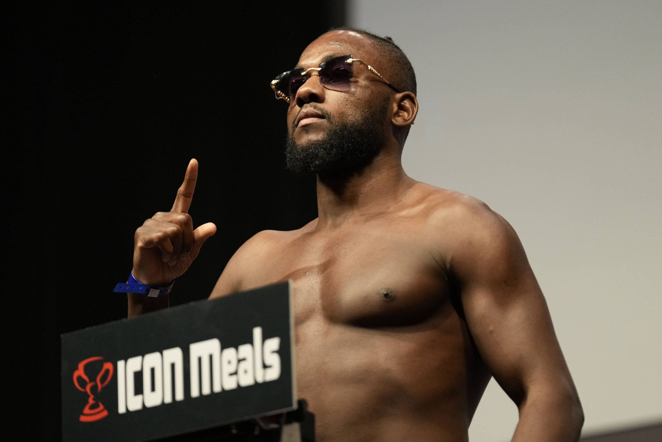 March 24, 2023, SAN ANTONIO, TEXAS, United States: SAN ANTONIO, TEXAS - MARCH 24: Manel Kape steps on the scale for the ceremonial weigh-ins at AT&T Center for UFC Fight Night - Vera vs Sandhagen - Weigh-ins on March 24, 2023 in San Antonio, United States. SAN ANTONIO United States - ZUMAp175 20230324_zsa_p175_106 Copyright: xLouisxGrassex