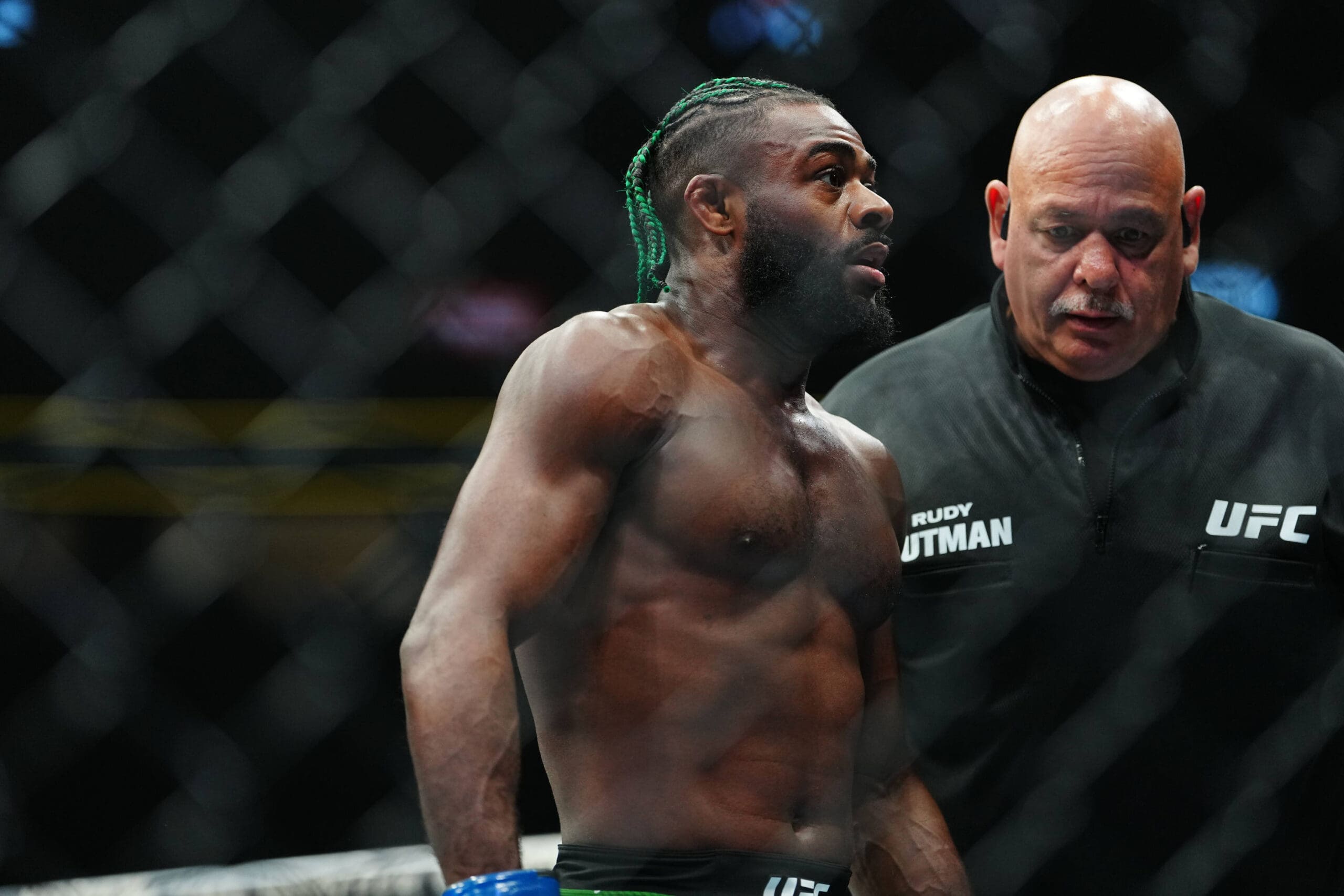 December 7, 2024, Las Vegas, Nevada, Las Vegas, Nv, United States: LAS VEGAS, NV -DECEMBER 7:Movsar Evloev and Aljamain Sterling meet in the octagon for a 3-round bout during UFC310 - Pantoja vs Asakura at T-Mobile Arena on December 7, 2024 in Las Vegas, Nevada /PxImages Las Vegas, Nevada United States - ZUMAp175 20241207_zsa_p175_410 Copyright: xLouisxGrassex