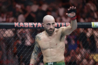 April 12, 2025, Miami, Florida, USA: ALEXANDER VOLKANOVSKI and DIEGO LOPES fight in the Main Event 5-round Featherweight Title bout at UFC 314 at the Kaseya Center in Miami, Florida. Miami USA - ZUMAs346 20250412_zsp_s346_149 Copyright: xAlejandroxSalazarx