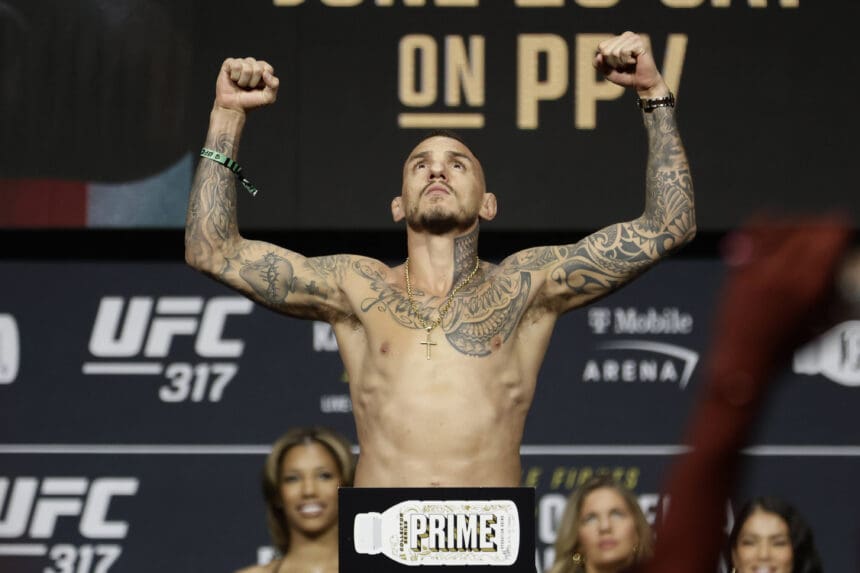 June 27, 2025, Las Vegas, Nevada, USA: LAS VEGAS, NEVADA - Renato Moicano poses during the UFC 317 Ceremonial Weigh-Ins at T-Mobile Arena on June 27, 2025 in Las Vegas, Nevada. /Pximages Las Vegas USA - ZUMAp175 20250627_zsa_p175_033 Copyright: xAlejandroxSalazarx