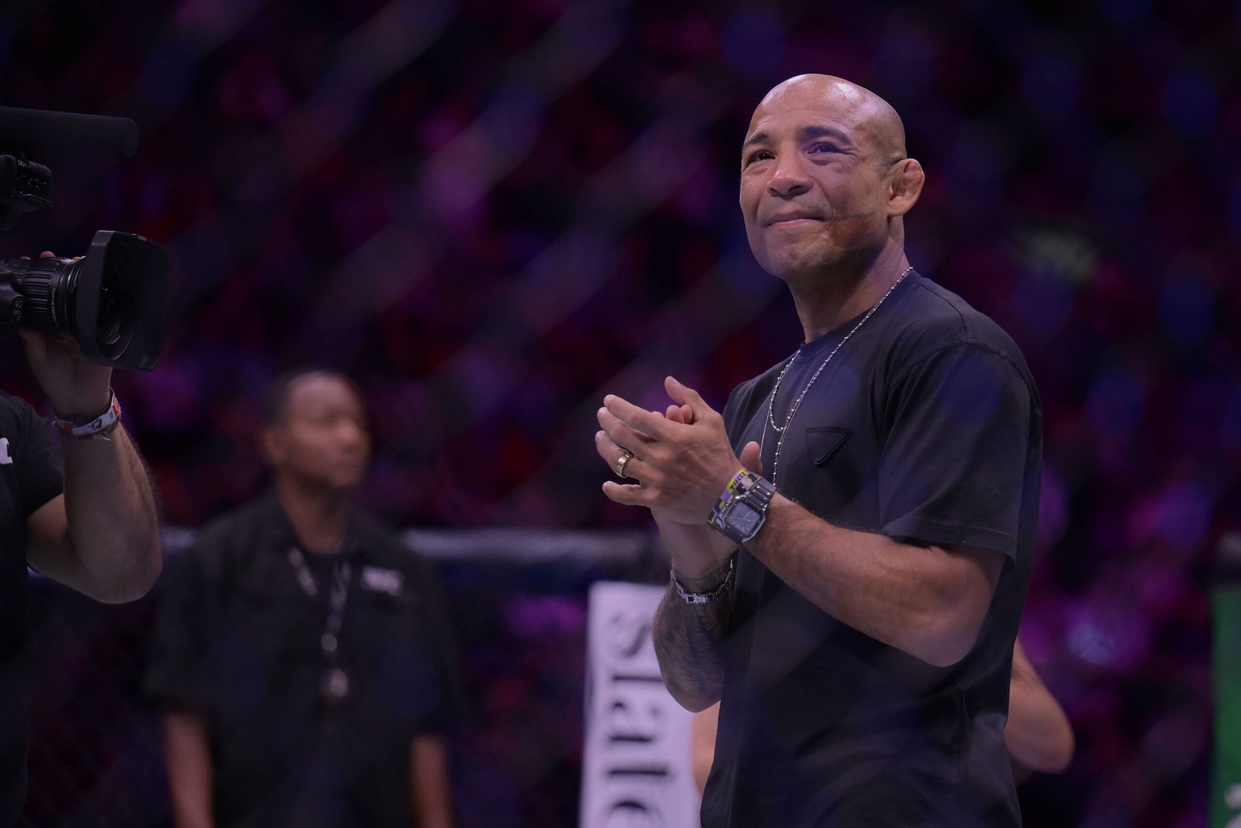 UFC Rio Oliveira vs Gamrot RIO DE JANEIRO, RJ - 11.10.2025: UFC RIO OLIVEIRA VS GAMROT - JosÃ© Aldo retires his gloves at UFC Fight Night Rio: Oliveira X Gamrot held at Farmasi Arena in Rio de Janeiro, RJ. Photo: Reinaldo Reginato/Fotoarena x2822467x PUBLICATIONxNOTxINxBRA ReinaldoxReginato