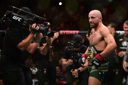UFC 325 SYDNEY, Alex Volkanovski of Australia celebrates his win in his featherweight title bout against Diego Lopes of Brazil during the UFC 325 event at Qudos Bank Arena in in Sydney, Sunday, February 1, 2026. NO ARCHIVING, EDITORIAL USE ONLY SYDNEY NEW SOUTH WALES AUSTRALIA PUBLICATIONxNOTxINxAUSxNZLxPNGxFIJxVANxSOLxTGA Copyright: xDEANxLEWINSx 20260201150403863471