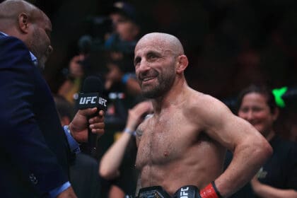 February 1, 2026, Sydney, New South Wales, Australia: Australia s Alexander Volkanovski R talks with Daniel Cormier L during the Ultimate Fighting Championship UFC 325 at Qudos Bank Arena. Alexander won the fight Sydney Australia - ZUMAs197 20260201_aaa_s197_286 Copyright: xArifxKarimx