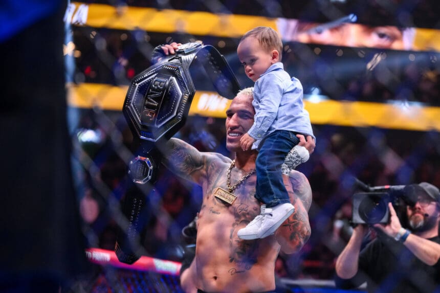 March 7, 2026, Las Vegas, Nevada, USA: CHARLES OLIVEIRA C 35-10-0-1NC of Guaruja, State of Sao Paulo, Brazil defeated MAX HOLLOWAY not in picture 27-8-0 of Honolulu HI, by unanimous decision 50-45, 50-45, 50-45 during UFC 326 at the T-Mobile Arena in Las Vegas. Las Vegas USA - ZUMAo117 20260307_zsp_o117_064 Copyright: xMikaelxOnax