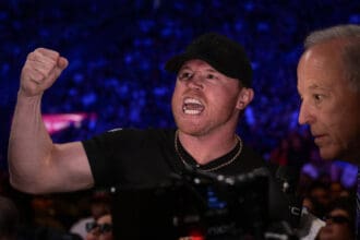 May 4, 2026, Las Vegas, Nevada, USA: CANELO ALVAREZ fist in the air cheering for JAIME MUNGUIA not in picture during PBC boxing at the T Mobile Arena in Las Vegas. Las Vegas USA - ZUMAo117 20260504_zsp_o117_027 Copyright: xMikaelxOnax