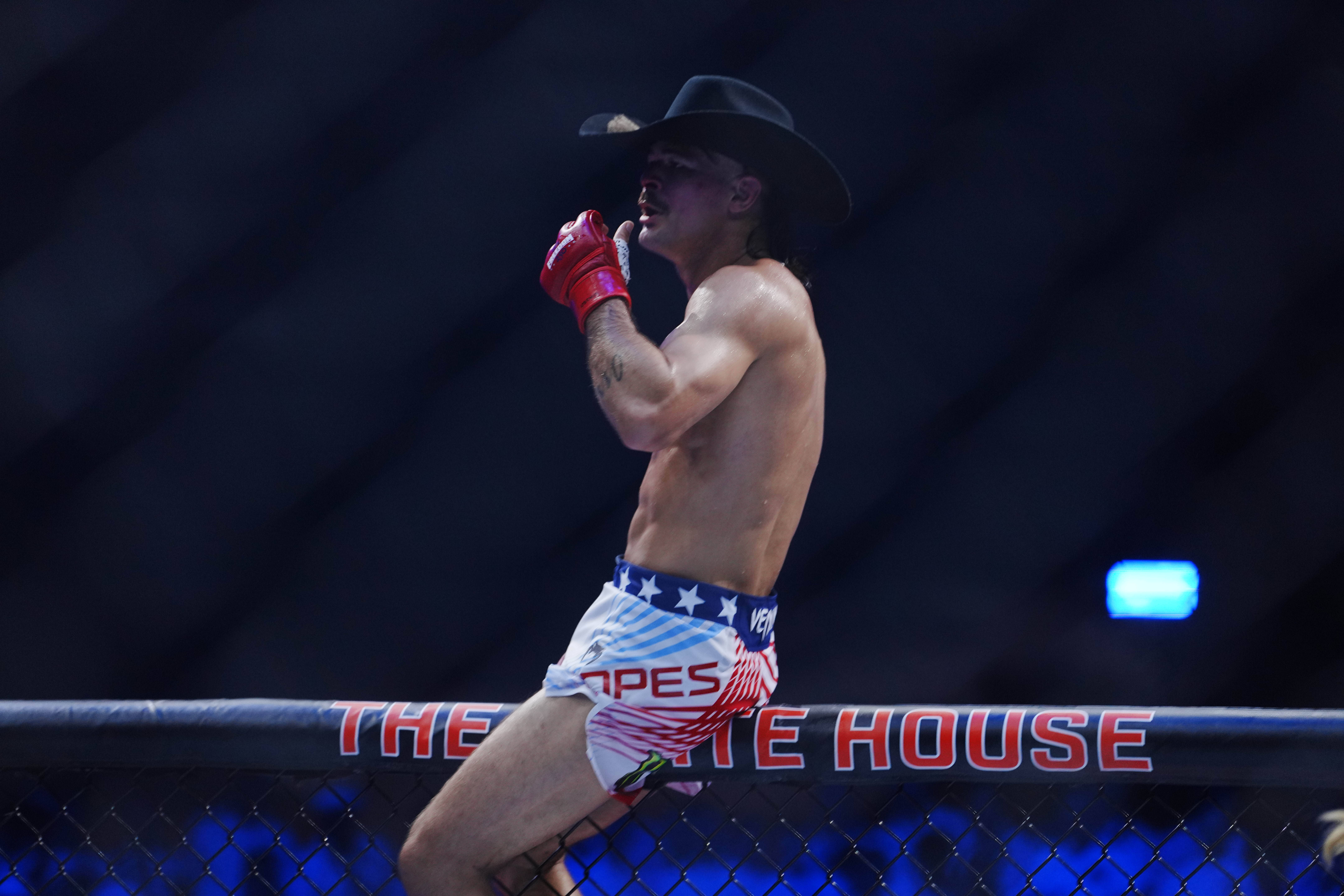 UFC Freedom 250 WASHINGTON, DC - June 14, 2026 : Diego Lopes and Steve Garcia meet in the octagon for a 3-round bout at UFC Freedom 250 at The White House South Lawn on June 14, 2026 in Las Vegas, NV. Photo by Louis Grasse/PXImages WASHINGTON, DC The White House South Lawn DC USA Copyright: xLouisxGrassex