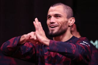 260826 -- SHANGHAI, Aug. 26, 2026 -- Umar Nurmagomedov of Russia greets the audience ahead of the UFC Fight Night in east China s Shanghai, Aug. 26, 2026. SPCHINA-SHANGHAI-UFC FIGHT NIGHT-TRAINING SESSION CN LixMing PUBLICATIONxNOTxINxCHN SPCHINA-SHANGHAI-UFC FIGHT NIGHT-TRAINING SESSION CN IMAGO/LixMing PUBLICATIONxNOTxINxCHN imago images 0864915081