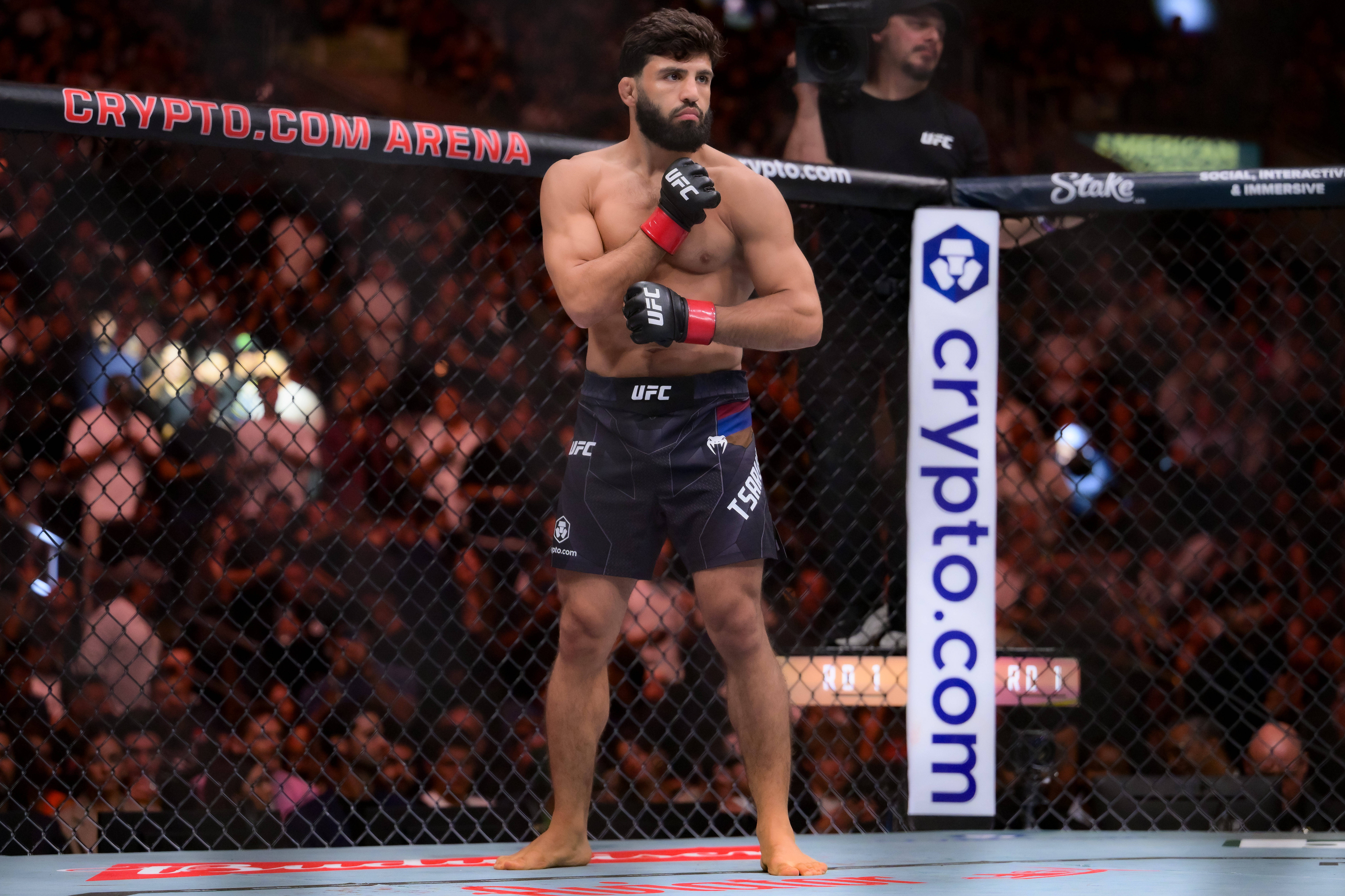 September 20, 2026, Los Angeles, California, USA: ARMAN TSARUKYAN defeated MAURICIO RUFFY by KO (elbows) at 4:56 of Round 1 during UFC 331 at the Crypto.com Arena in Los Angeles. Los Angeles USA - ZUMAo117 20260920_zsp_o117_031 Copyright: xMikaelxOnax