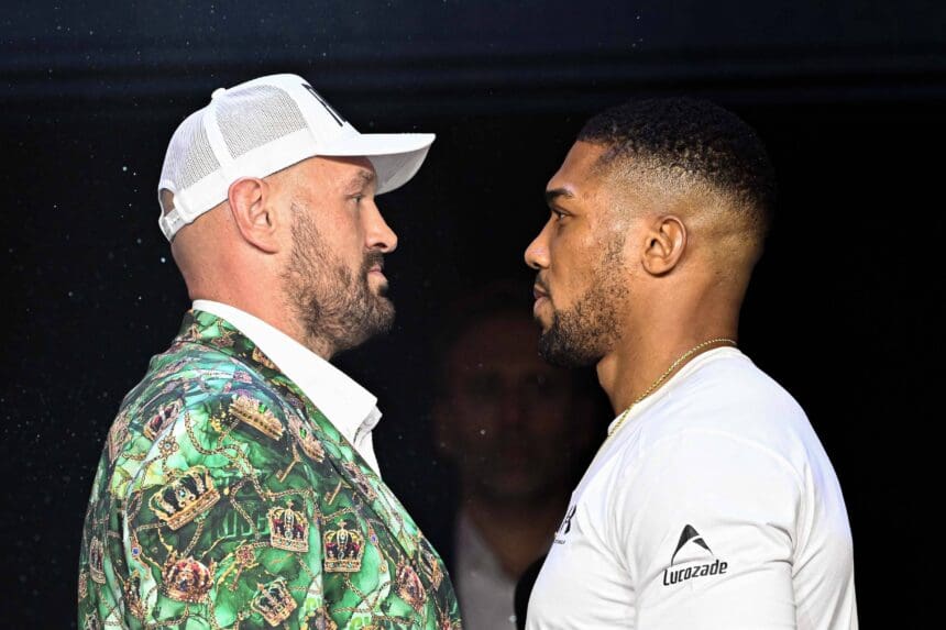 Tyson Fury and Anthony Joshua hold press conference, PK, Pressekonferenz in London before December clash LONDON, UNITED KINGDOM - SEPTEMBER 30: British heavyweight boxers Tyson Fury (L) and Anthony Joshua (R) hold a press conference at the British Airways ARC at Olympia ahead of their bout on December 11 at Principality Stadium in Cardiff, in London, United Kingdom on September 30, 2026. Rasid Necati Aslim Anadolu London United Kingdom. Editorial use only. Please get in touch for any other usage. Copyright: x2026xAnadoluxRasidxNecatixAslimx