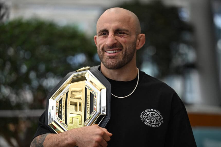 ALEXANDER VOLKANOVSKI MEDIA OP, UFC featherweight champion Alexander Volkanovski attends a media opportunity following his victory over Movsar Evloev at Ultimate Fighting Championship UFC 333 in Abu Dhabi, at Crown Terrace in Sydney, Monday, October 26, 2026. NO ARCHIVING SYDNEY NEW SOUTH WALES Australia PUBLICATIONxNOTxINxAUSxNZLxPNGxFIJxVANxSOLxTGA Copyright: xDEANxLEWINSx 20261026141870541474
